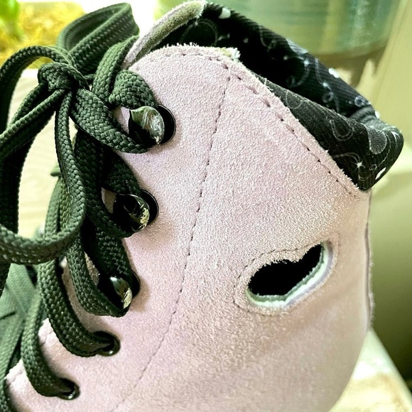 Limited Edition Moonlight Roller Cosmic Quartz x Grindstone Rollerskates - Picture 9 of 15